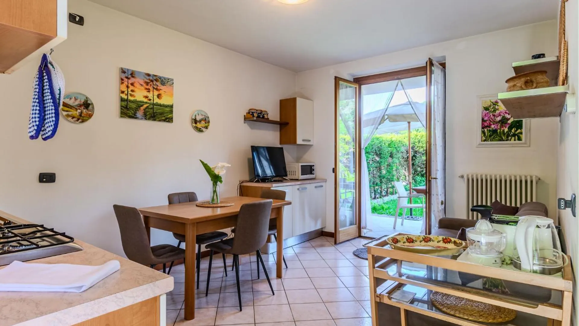 Apartment Flower Garden By Interhome Carriola